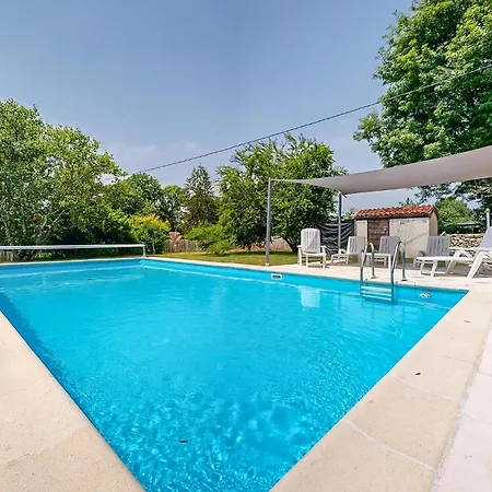 Awesome In Mareuil En Perigord With Wifi Holiday home Cercles