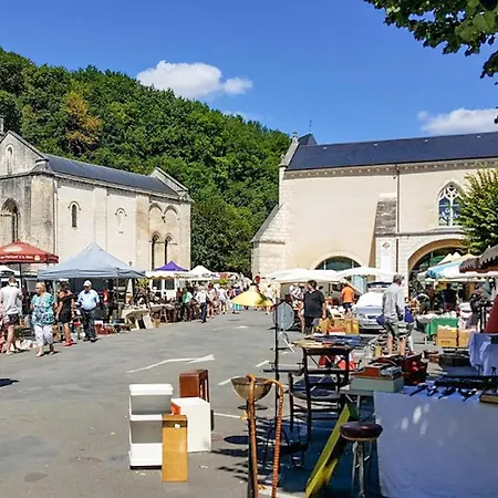 Awesome In Mareuil En Perigord With Wifi *